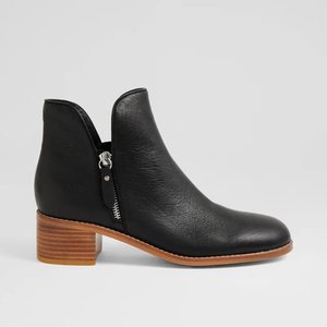 Django & Juliette Rollio-brand-Moda Bella Shoes