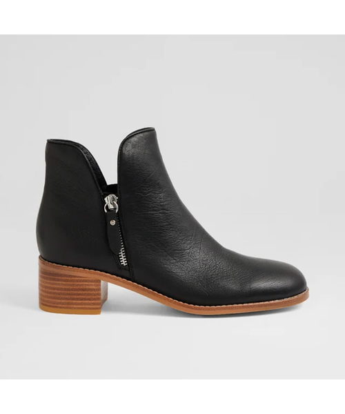 Django & Juliette Rollio