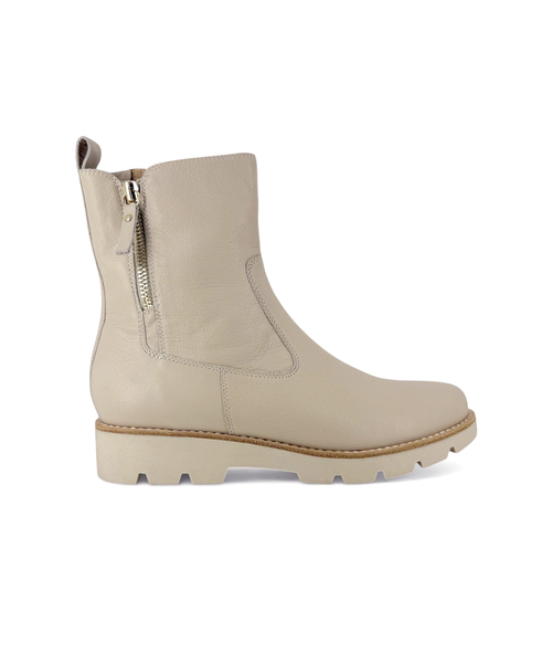 Django & Juliette Dewei